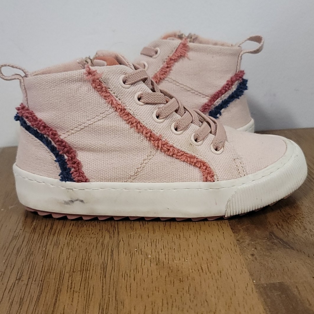 Sneaker - Picture 2 of 6